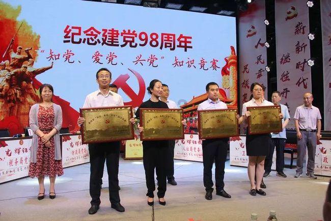 极氪CM2E谍照再度曝光,或将不采用前排侧滑门设计
